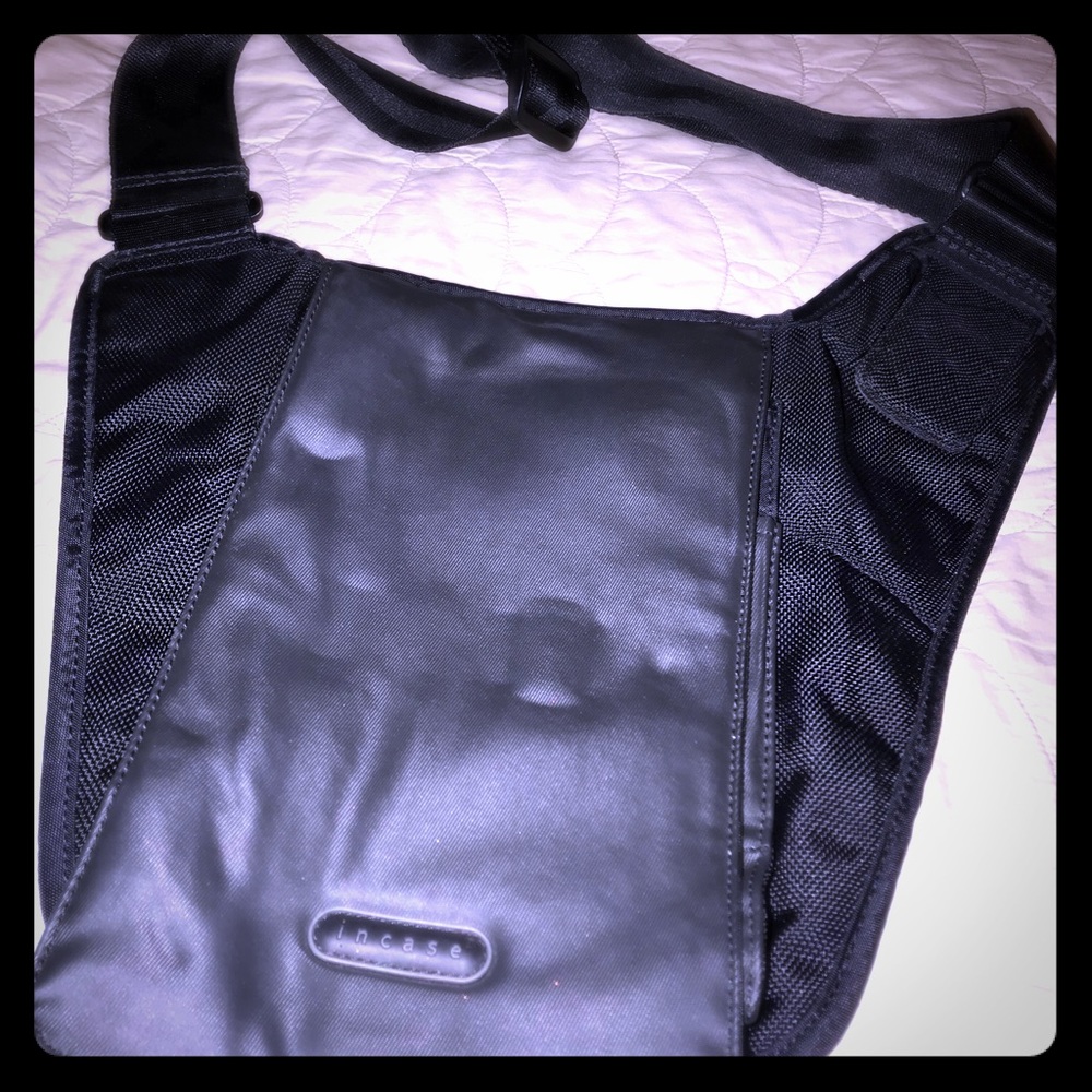 Incase Crossbody Bag